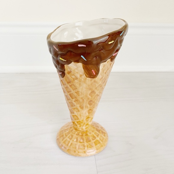 Ice Cream Cone Shaped Glasses Set - Picture 4 of 5